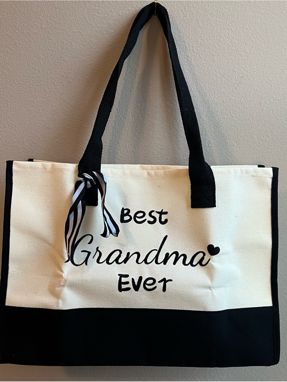 NWOT Embroidered Best Grandma Ever Black & Cream Canvas Tote - Picture 1 of 6